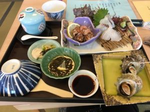 糸島市芥屋の「サザエ三昧」という定食の写真