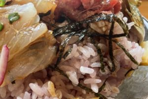 旬菜旬魚ふくふくの海鮮丼のご飯