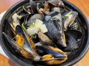 アムールのムール貝の白ワイン蒸し